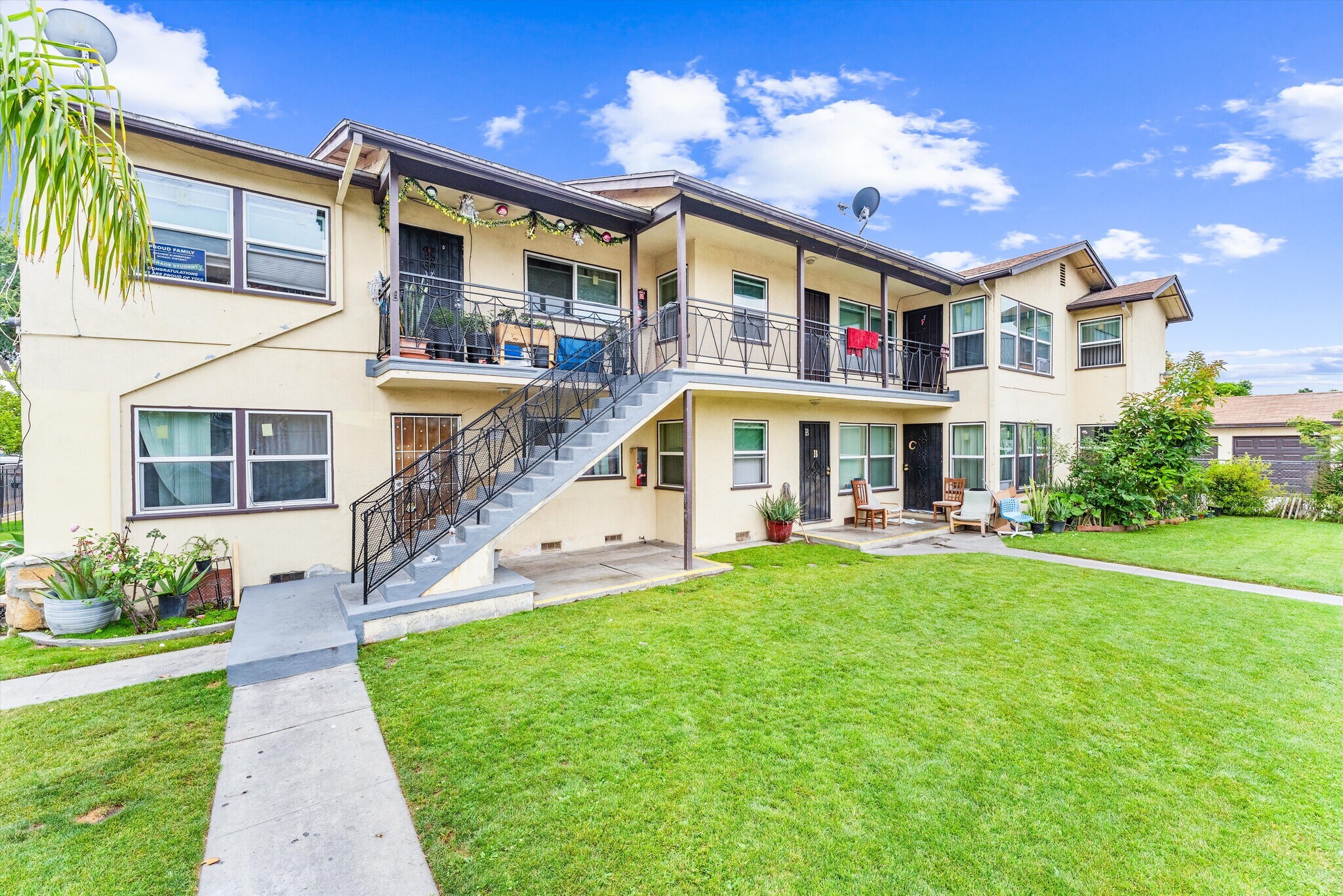 1173 N Mayfair Ave, Anaheim, CA à vendre Photo de l’immeuble– Image 1 sur 8