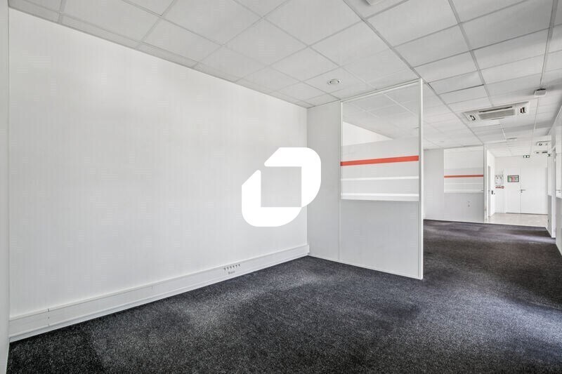 Bureau dans Rueil-Malmaison à vendre - Photo intérieure – Image 3 sur 15