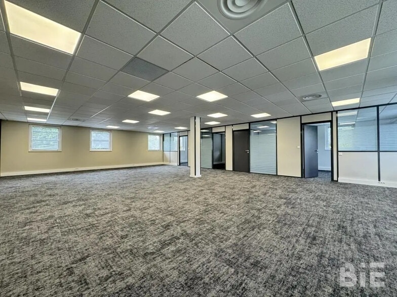 Bureau dans Mérignac à louer - Photo de l’immeuble – Image 1 sur 6