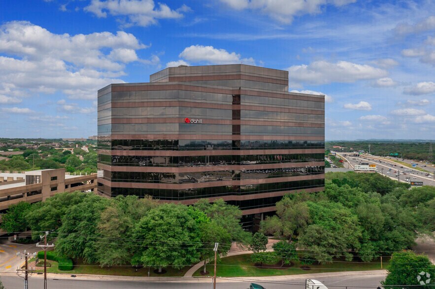 8200 W Interstate 10, San Antonio, TX à louer - Photo de l’immeuble – Image 3 sur 7