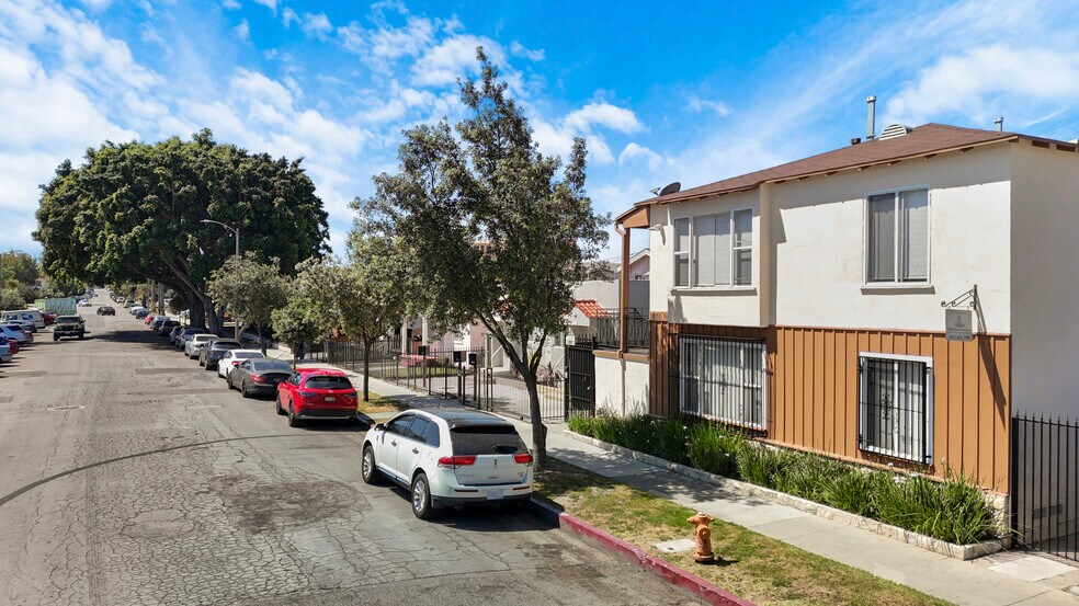 1885-1887 Locust Ave, Long Beach, CA à vendre - Photo de l’immeuble – Image 3 sur 18