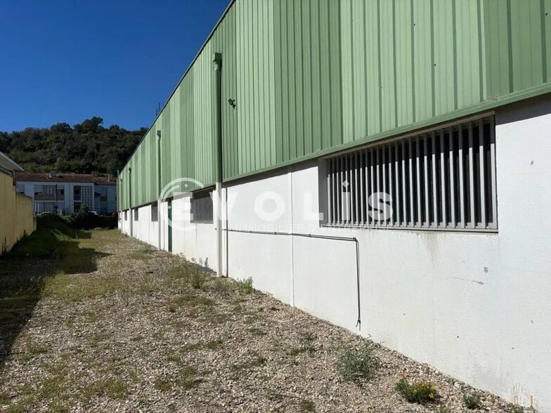 Local d’activités dans Loire-sur-Rhône à louer - Photo de l’immeuble – Image 2 sur 10
