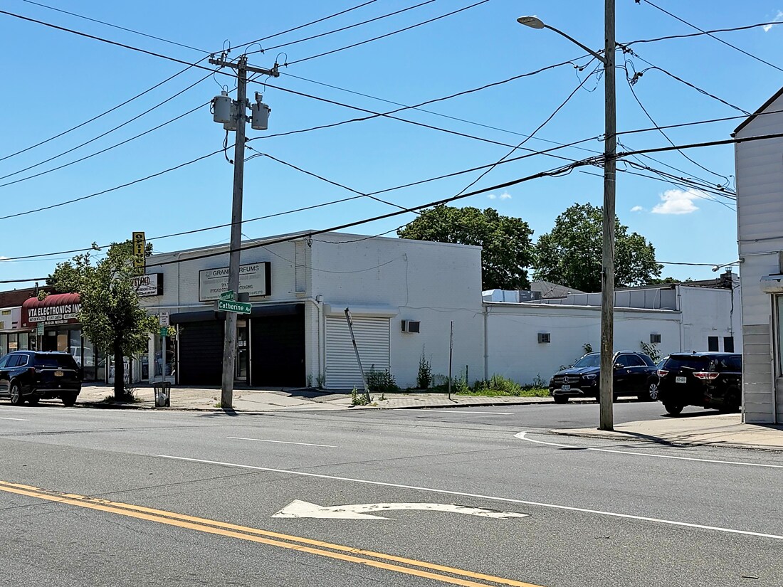 1155-1157 Hempstead Tpke, Franklin Square, NY à vendre Photo de l’immeuble– Image 1 sur 7