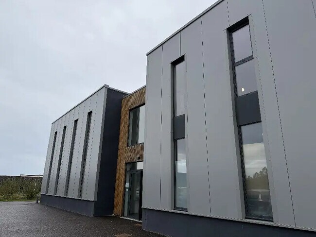 Plus de détails pour Bureau, Local d'activités à louer