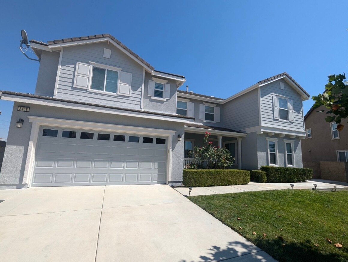 8418 Lourenco Ln, Corona, CA à vendre Photo principale– Image 1 sur 2