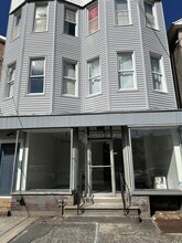 64 Logan Ave, Jersey City, NJ à louer Photo de l’immeuble– Image 1 sur 7