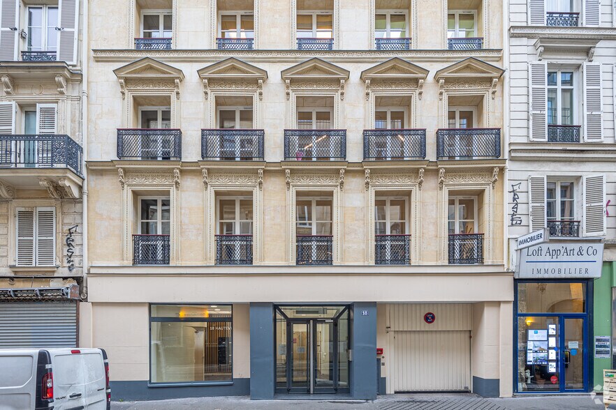 18 Rue D'Hauteville, Paris à louer - Photo de l’immeuble – Image 1 sur 17