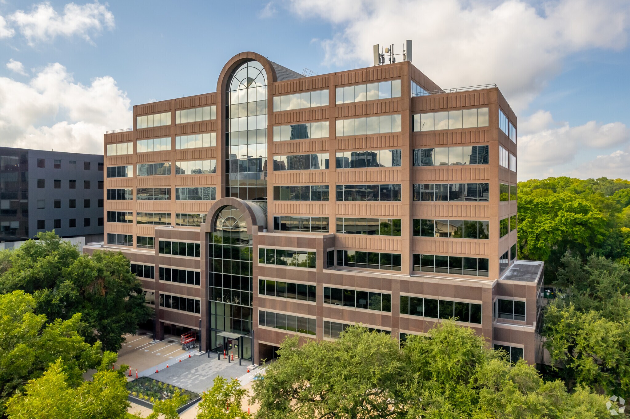 811 Barton Springs Rd, Austin, TX à louer Photo principale– Image 1 sur 16