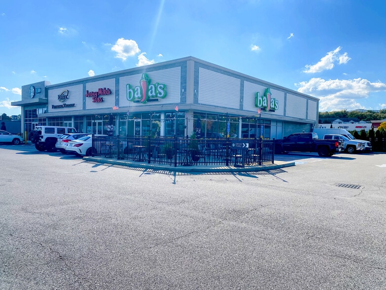 1400 Atwood Ave, Johnston, RI à louer - Photo de l’immeuble – Image 2 sur 3