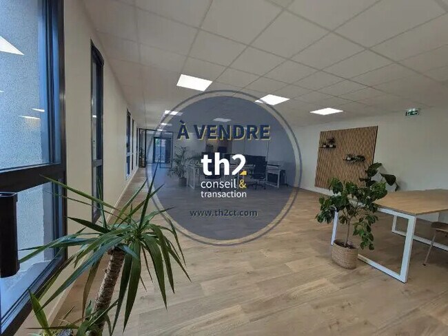 Plus de détails pour Bureau à vendre