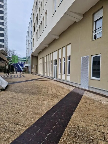 Place De La Pergola, Cergy à louer - Photo de l’immeuble – Image 1 sur 6