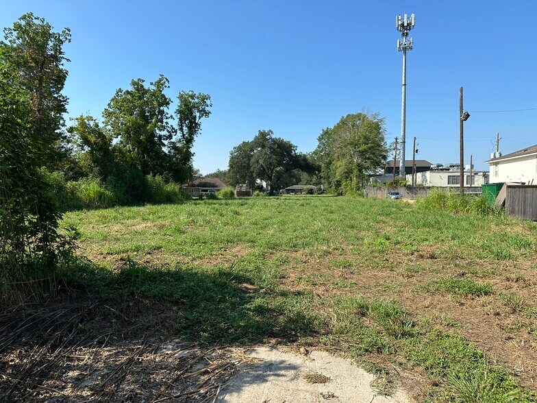 7391 Highland Rd, Baton Rouge, LA à vendre - Photo de l’immeuble – Image 2 sur 7