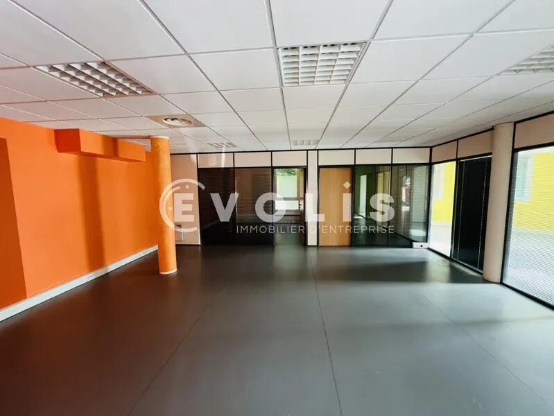 Bureau dans Magny-le-Hongre à louer Photo intérieure– Image 1 sur 9