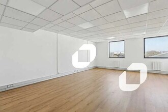 51-55 Rue Hoche, Ivry-sur-Seine à louer Photo intérieure– Image 1 sur 2