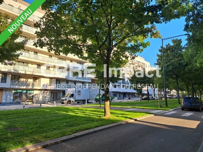 Plus de détails pour Local commercial à louer