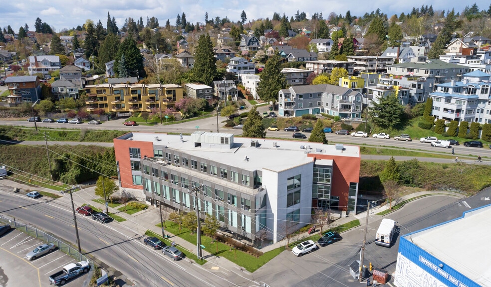 100 NE Northlake Way, Seattle, WA à louer - Photo de l’immeuble – Image 2 sur 18