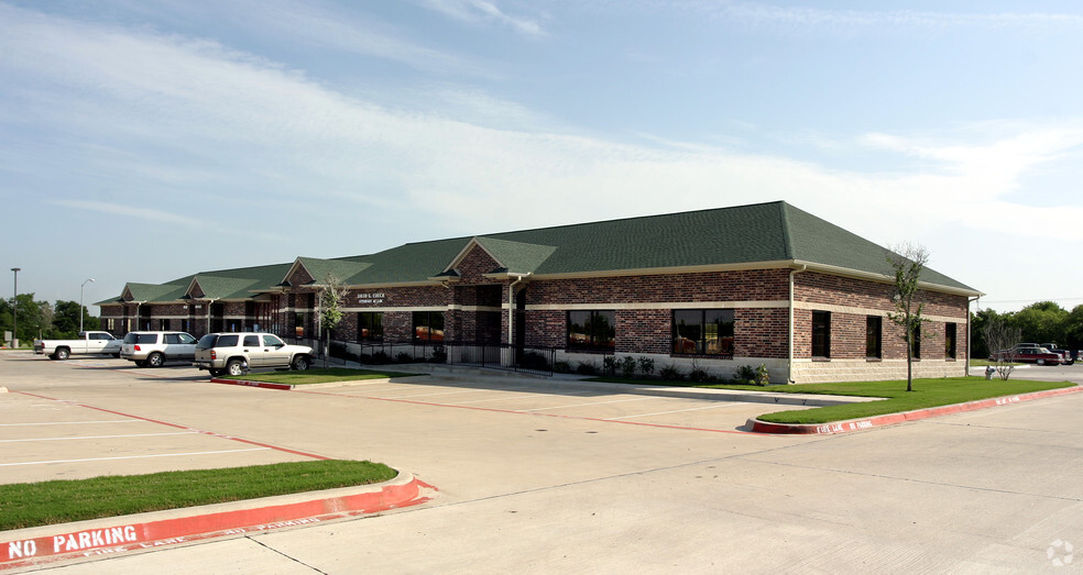 701 Justin Rd, Rockwall, TX à louer - Photo de l’immeuble – Image 3 sur 6