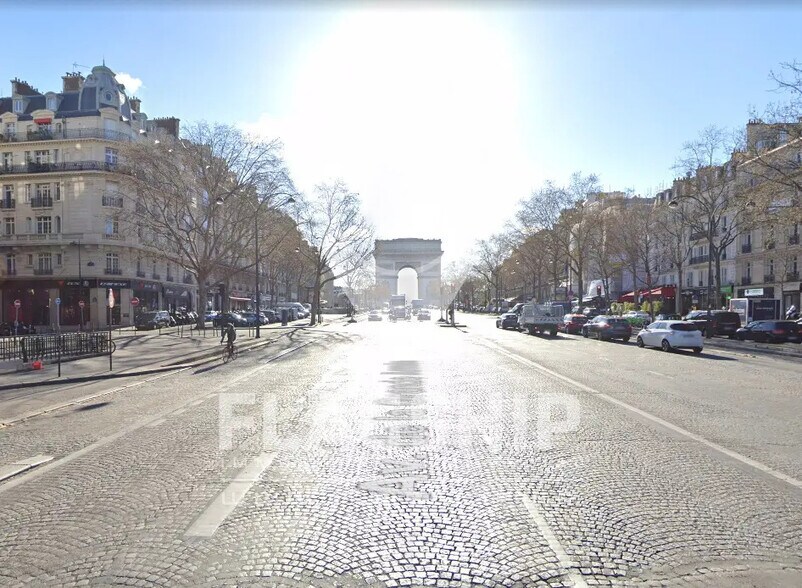 Local commercial dans Paris à louer - Photo de l’immeuble – Image 1 sur 3