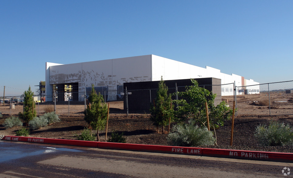 275 E Germann Rd, Gilbert, AZ à louer - Photo de l’immeuble – Image 2 sur 4
