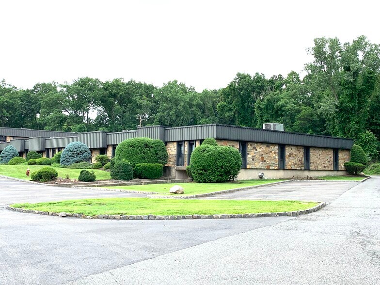 466 Old Hook Rd, Emerson, NJ à vendre - Photo de l’immeuble – Image 3 sur 3