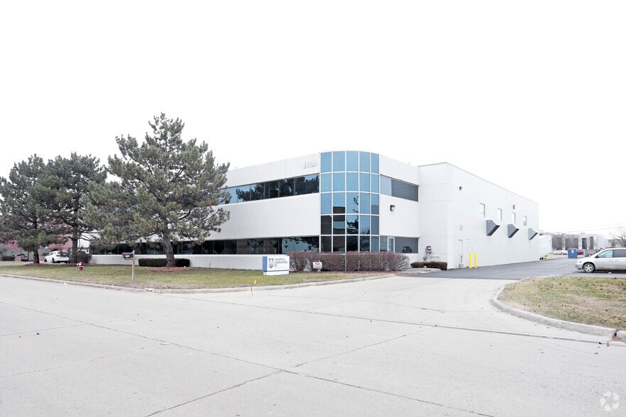 51180 Celeste Dr, Shelby Township, MI à louer - Photo principale – Image 1 sur 6