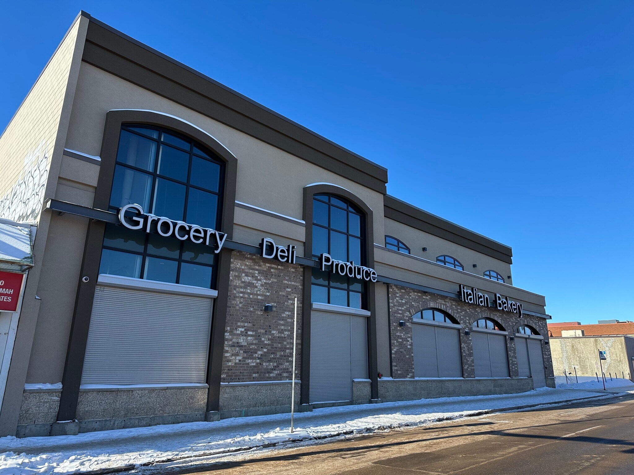 10644-10646 97 St NW, Edmonton, AB à vendre Photo de l’immeuble– Image 1 sur 12