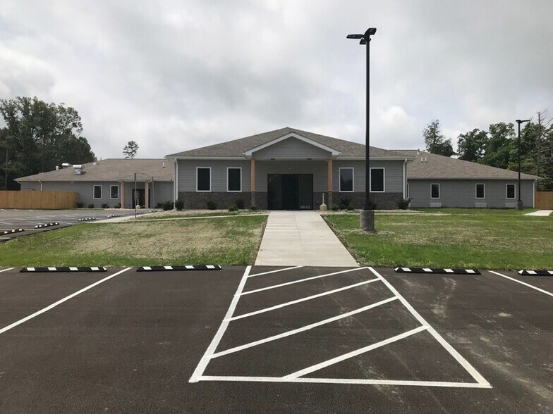 300 Carrera Dr, London, KY à vendre - Photo de l’immeuble – Image 1 sur 9
