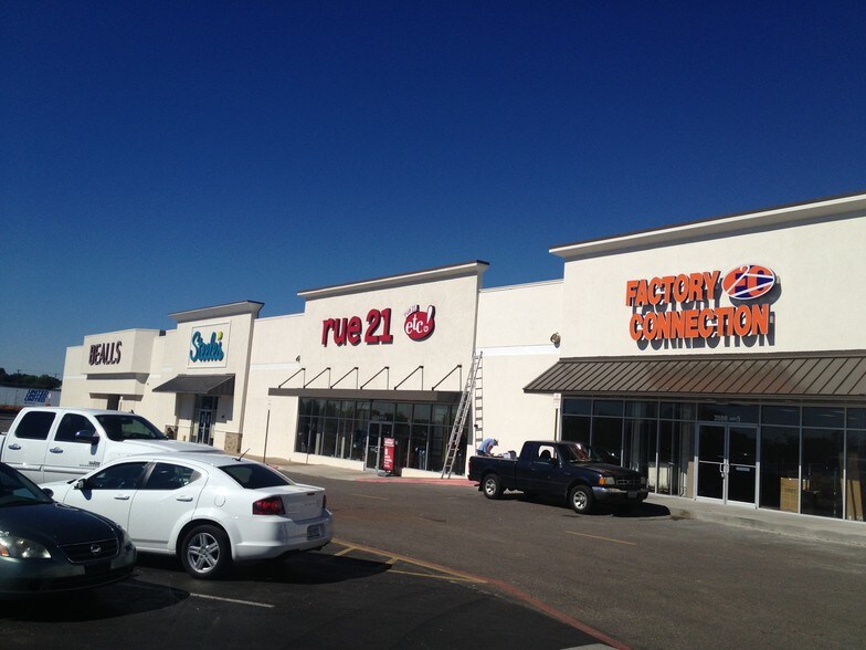 3500 W 7th Ave, Corsicana, TX à louer - Photo de l’immeuble – Image 1 sur 19