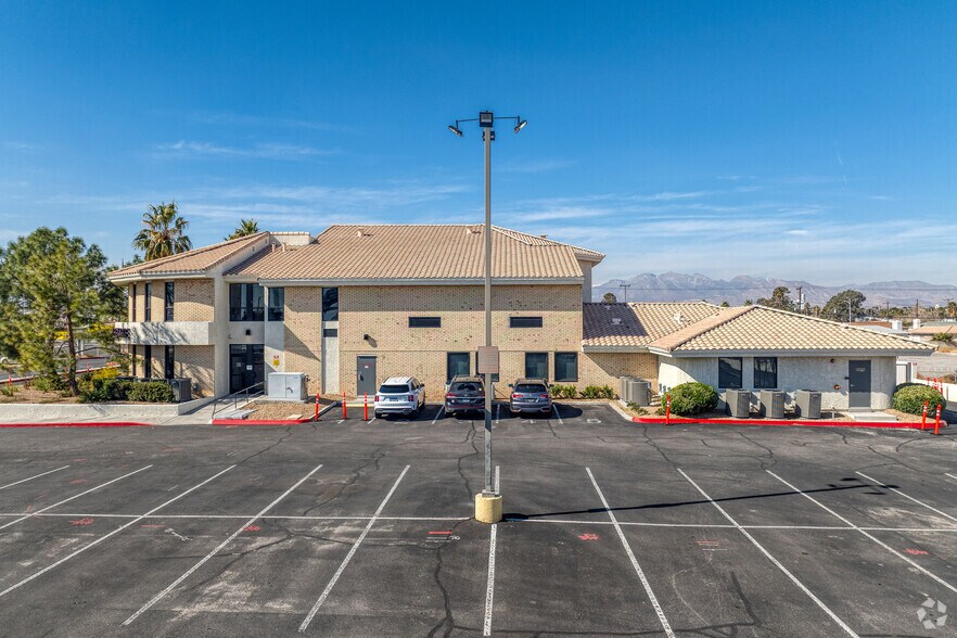 4100 W Charleston Blvd, Las Vegas, NV à vendre - Photo de l’immeuble – Image 3 sur 6