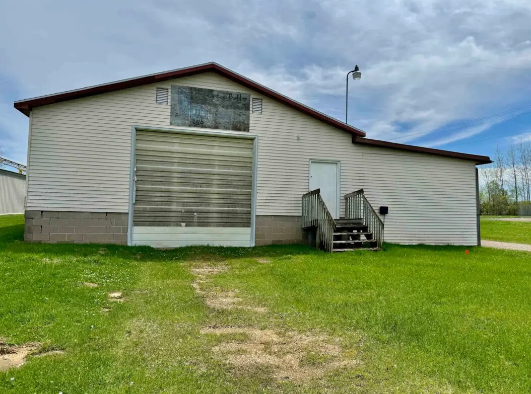 303 N Woodard Ave, Tomah, WI à vendre Photo de l’immeuble– Image 1 sur 13