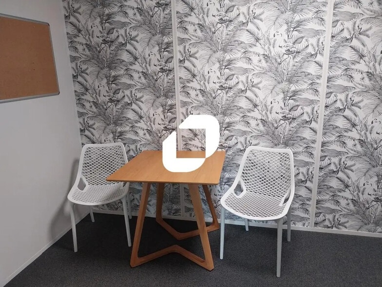 Bureau dans Échirolles à louer - Photo intérieure – Image 2 sur 13