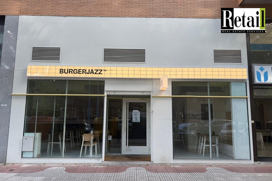 Local commercial dans Alcorcón, Madrid à louer - Photo de l’immeuble – Image 1 sur 2