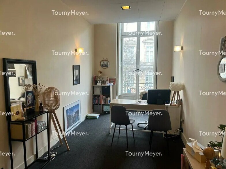 Bureau dans Bordeaux à louer - Photo de l’immeuble – Image 2 sur 7