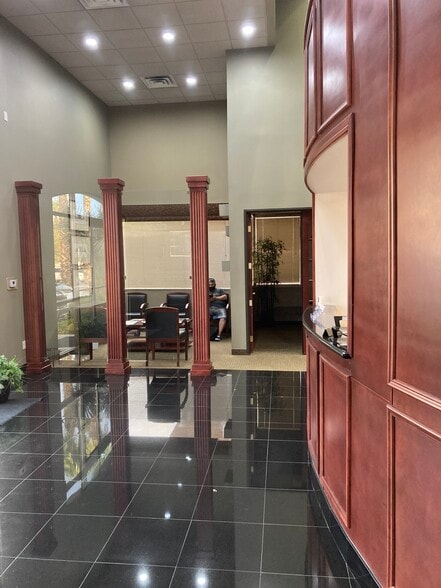 64 N Pecos Rd, Henderson, NV à louer - Photo intérieure – Image 3 sur 9