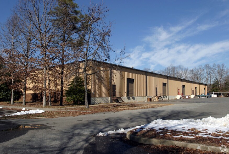 109 Post Office Rd, Waldorf, MD à louer - Photo de l’immeuble – Image 2 sur 14