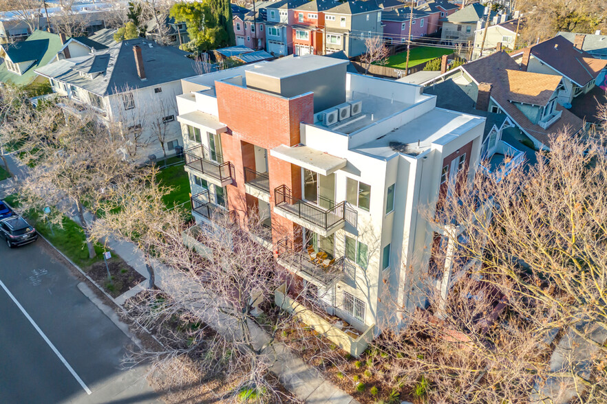 1928 21st Street, Sacramento, CA à vendre - Photo de l’immeuble – Image 2 sur 7