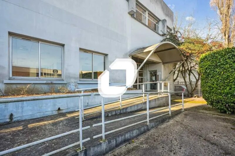 Bureau dans Noisy-le-Sec à louer - Photo de l’immeuble – Image 1 sur 14