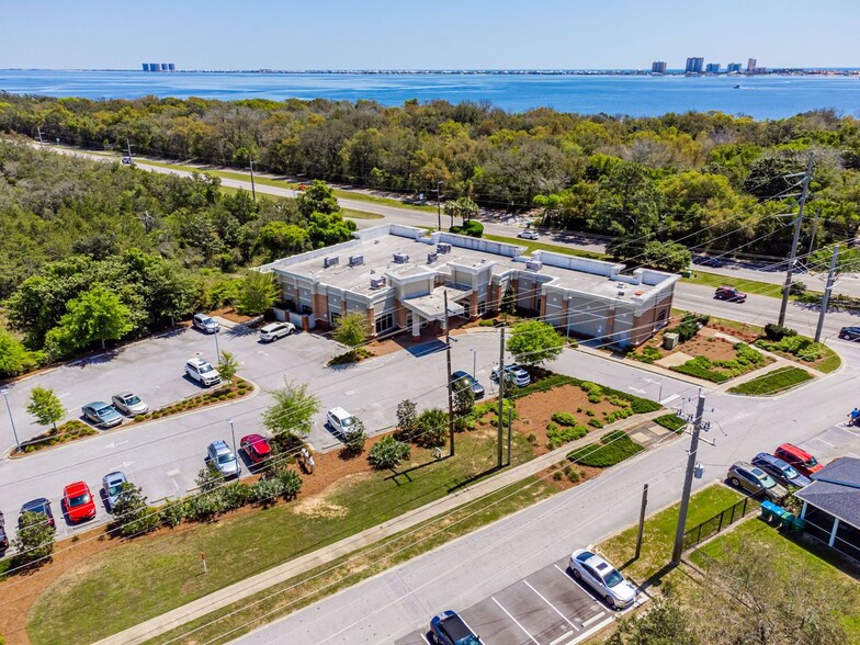 1200 Gulf Breeze Pky, Gulf Breeze, FL à vendre - Photo de l’immeuble – Image 1 sur 12