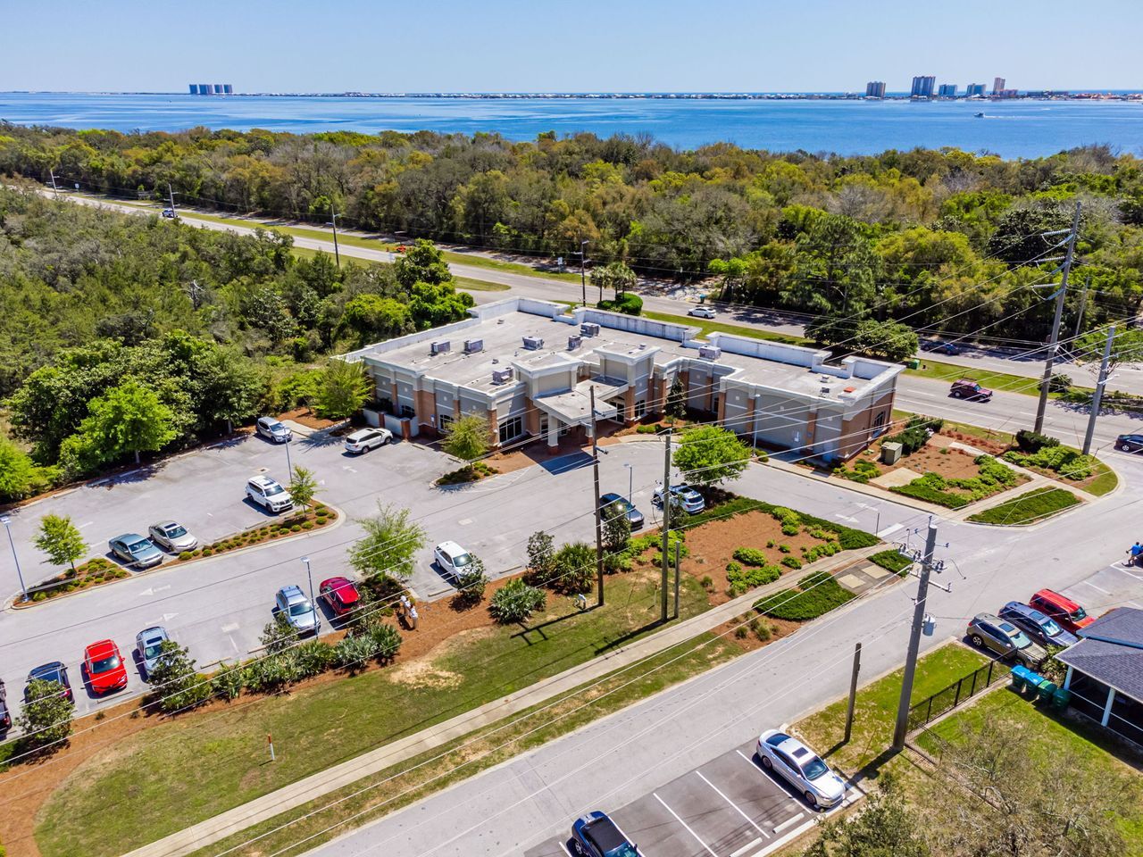1200 Gulf Breeze Pky, Gulf Breeze, FL à vendre Photo de l’immeuble– Image 1 sur 13