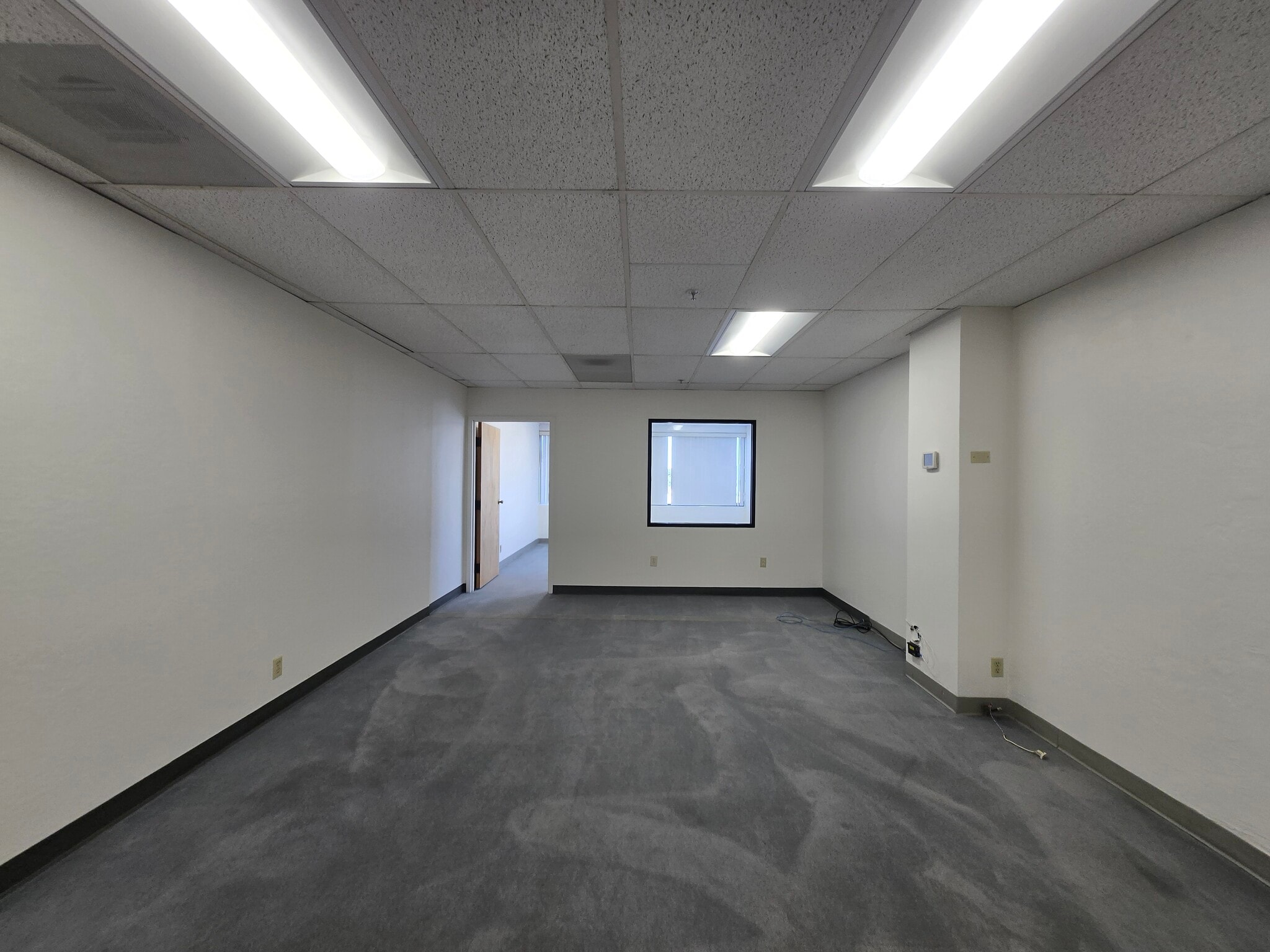 14895 E 14th St, San Leandro, CA à louer Photo intérieure– Image 1 sur 4