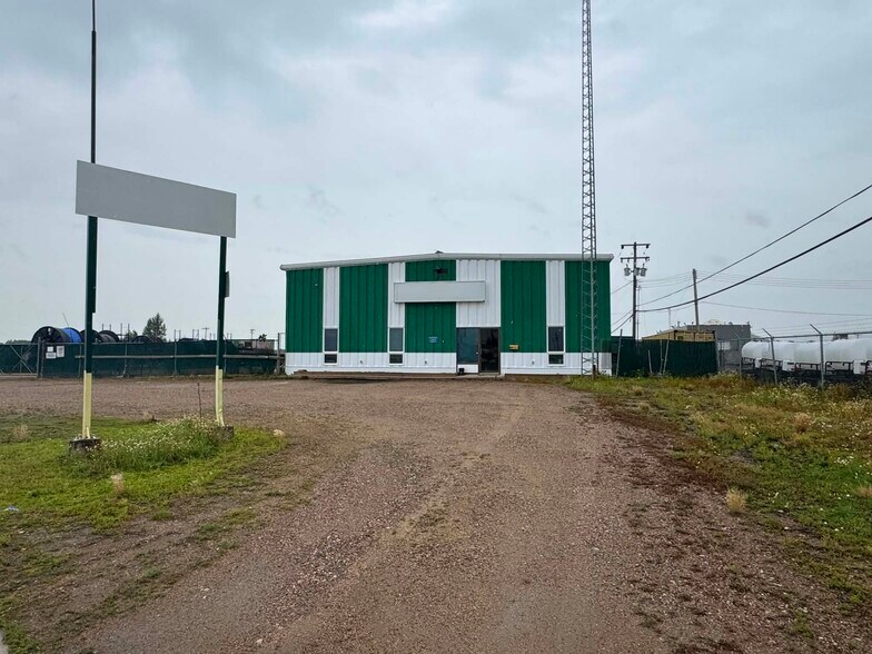 5104 42 Av, Lloydminster, SK à louer - Photo de l’immeuble – Image 3 sur 13