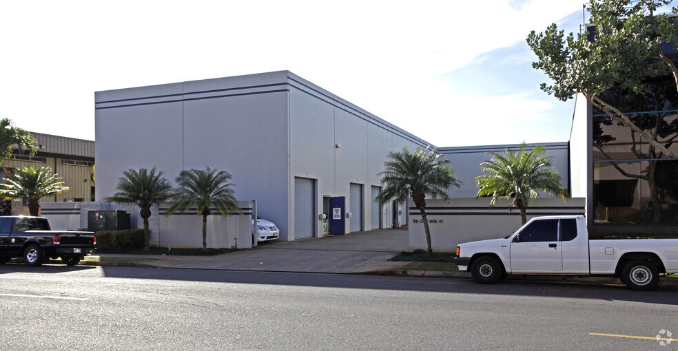 94-344 Ukee St, Waipahu, HI à louer - Photo de l’immeuble – Image 3 sur 5