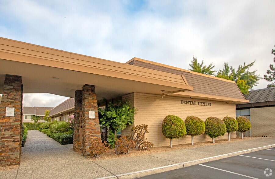 6541 Crown Blvd, San Jose, CA à louer - Photo de l’immeuble – Image 2 sur 7