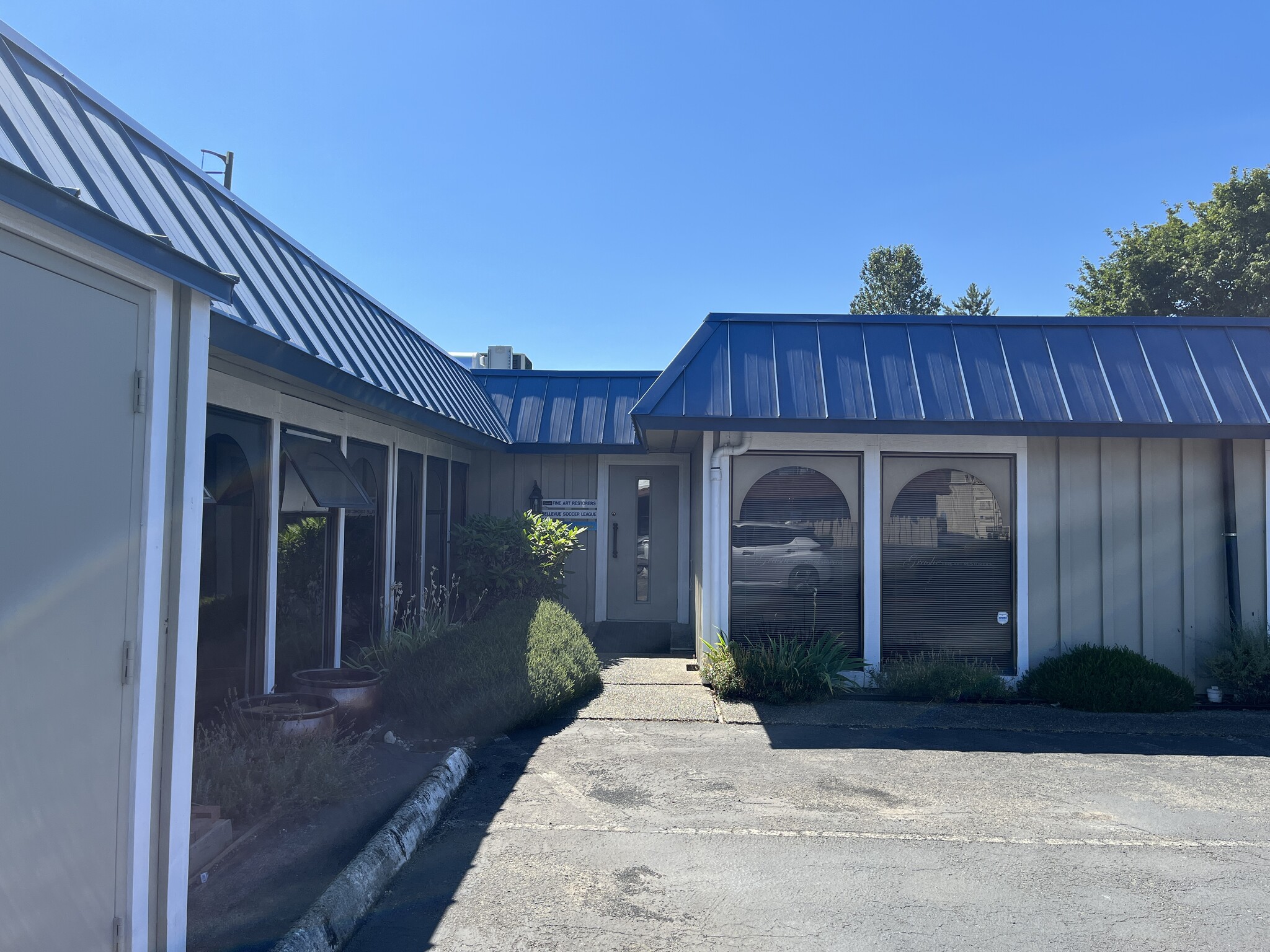 35 148th Ave SE, Bellevue, WA à louer Photo de l’immeuble– Image 1 sur 5