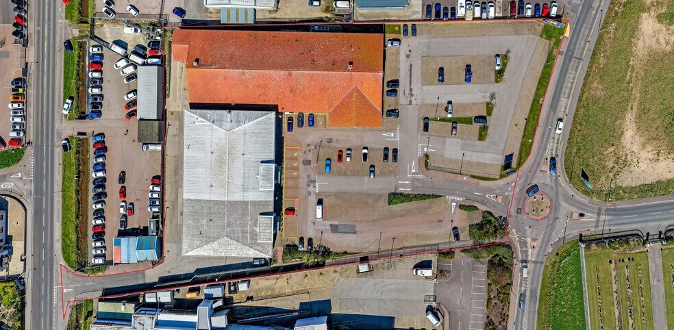South Harbour Road Retail Park portefeuille de 2 biens à vendre sur LoopNet.fr - Photo de l’immeuble – Image 3 sur 7
