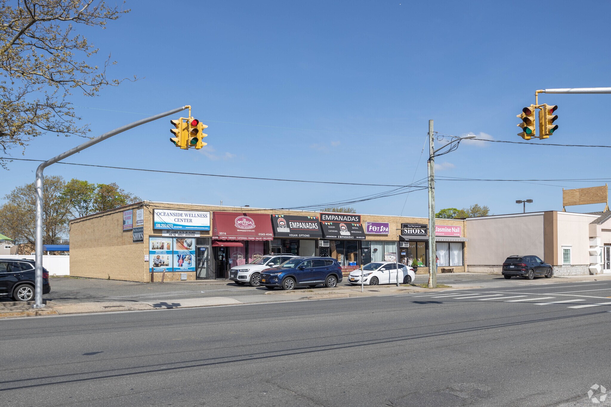 3206-3218 Long Beach Rd, Oceanside, NY à vendre Photo de l’immeuble– Image 1 sur 15