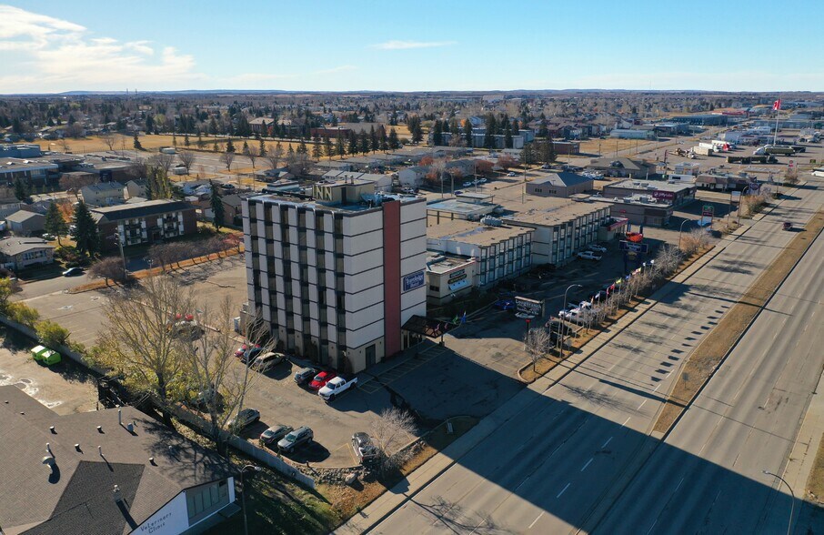 5621 44 St, Lloydminster, AB à vendre - Photo de l’immeuble – Image 3 sur 6