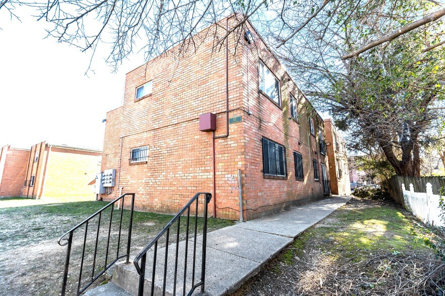 121 Yuma St SE, Washington, DC à vendre - Photo principale – Image 1 sur 3