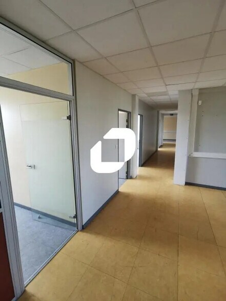 Bureau dans Noisy-le-Grand à louer - Photo de l’immeuble – Image 2 sur 4