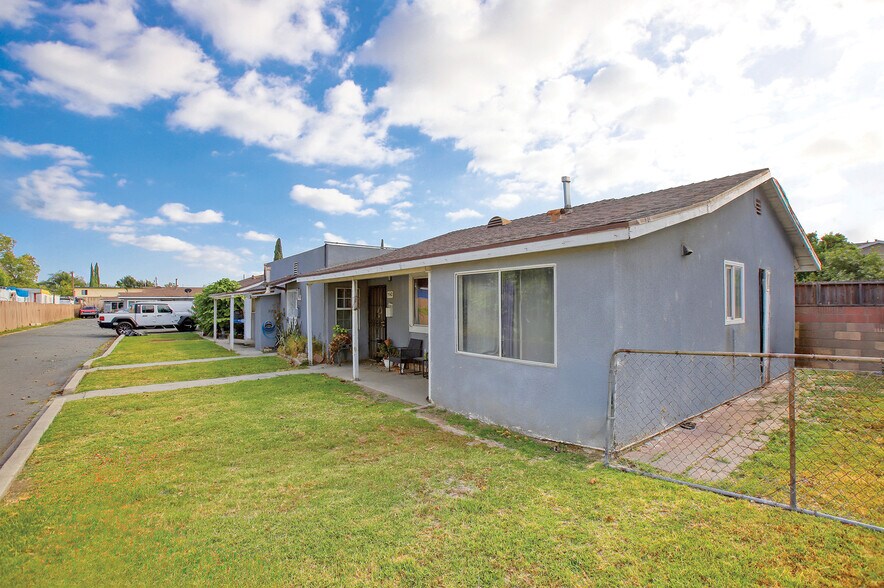 5540 Clara St, Bell Gardens, CA à vendre - Photo de l’immeuble – Image 3 sur 9